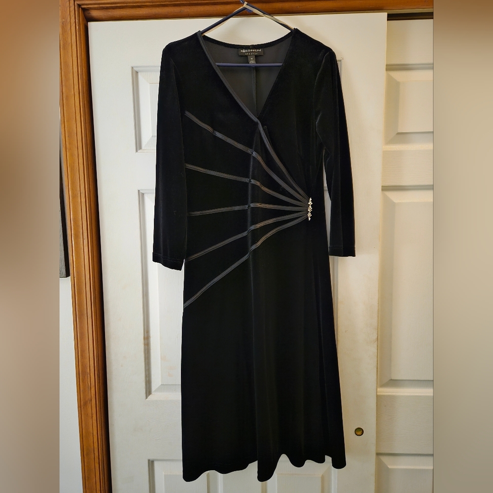 Connected Apparel Black velvet gown 14